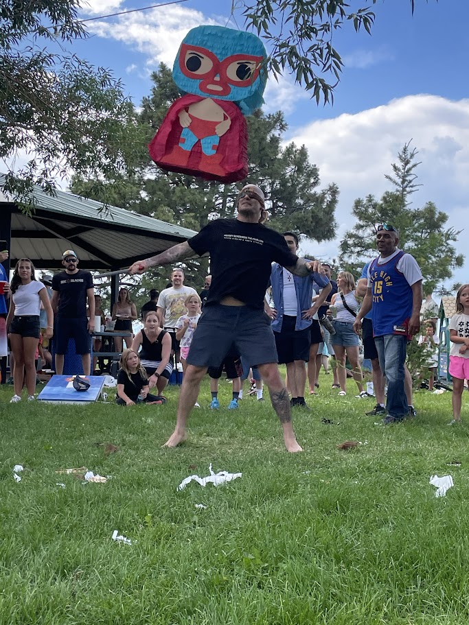 Xande Ribeiro with Pinata